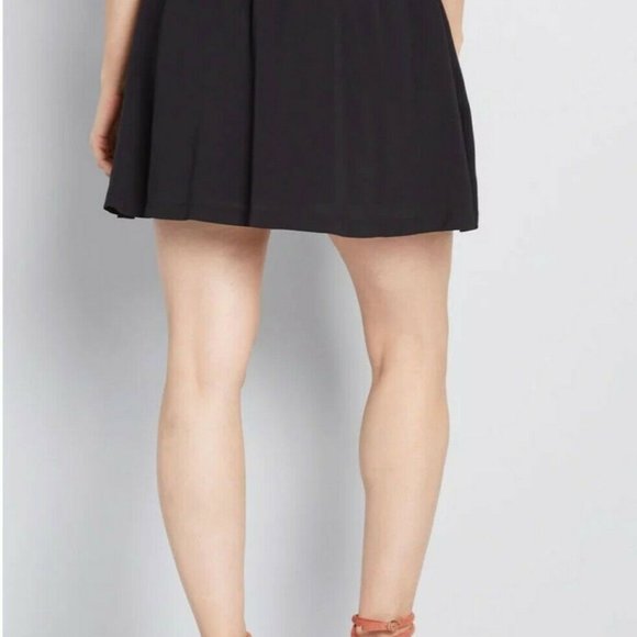 ModCloth Added Enjoyment Sash Pull On Mini Skirt M - Picture 3 of 5